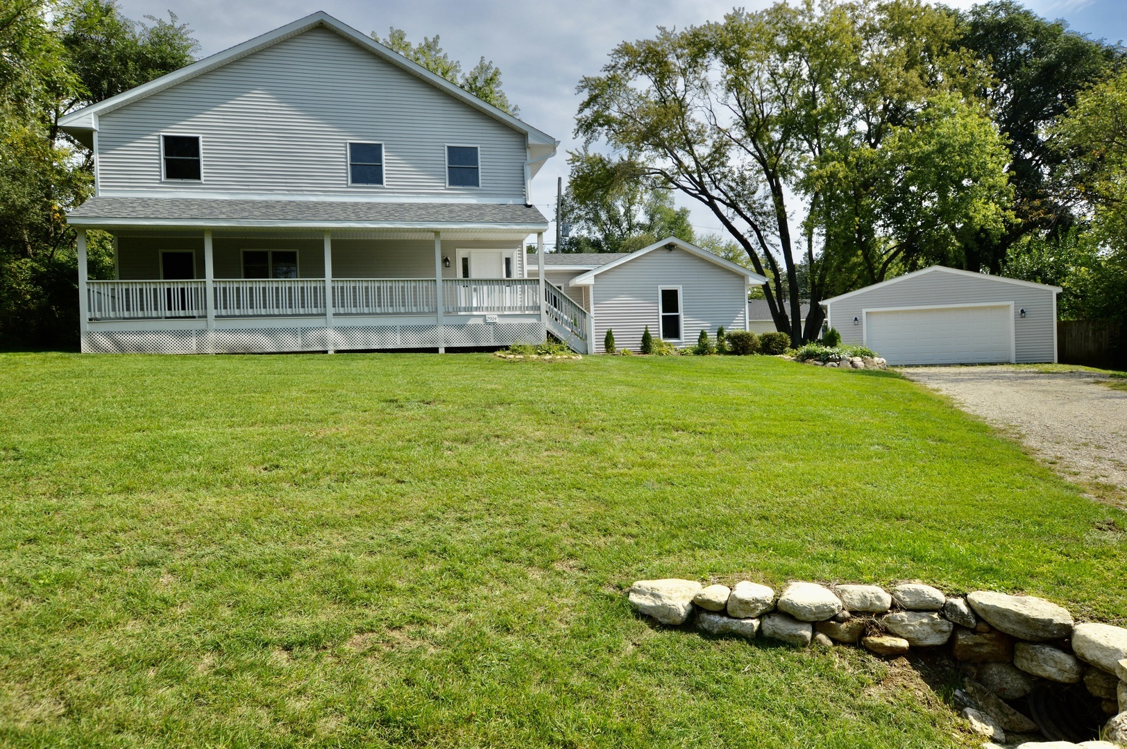 Property Photo: 2904 E Chestnut Drive IL 60097