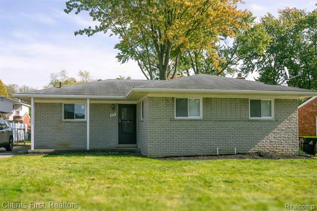 Property Photo:  673 Ashburnham Street  MI 48326 