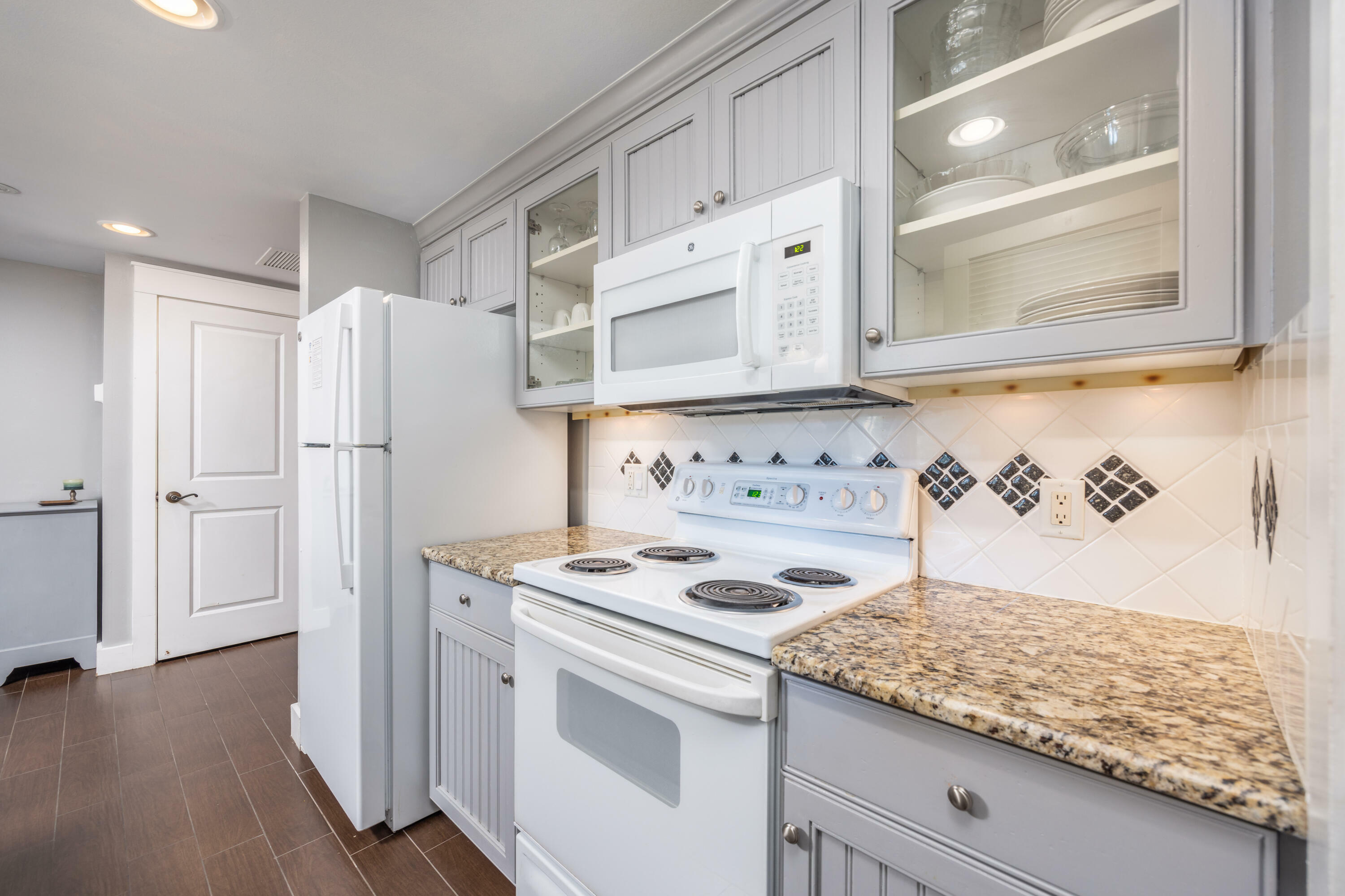 Property Photo:  9300 Baytowne Wharf Boulevard Unit 410  FL 32550 