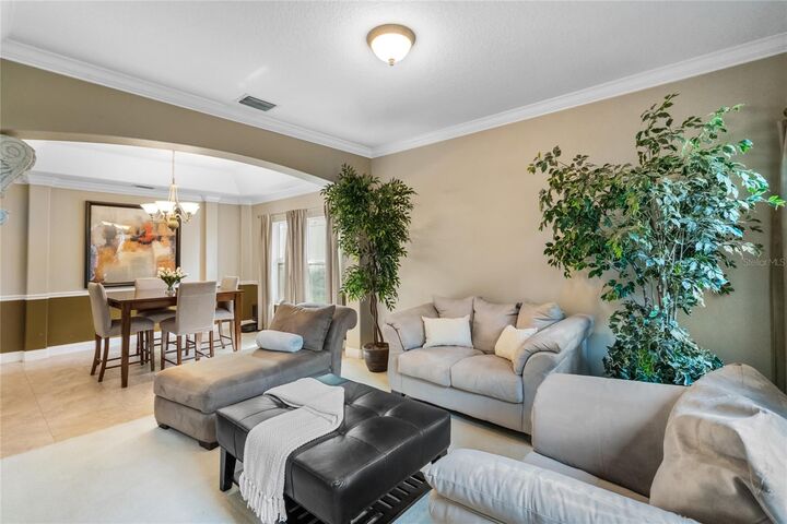 Property Photo: 6903 Brescia Way FL 32819