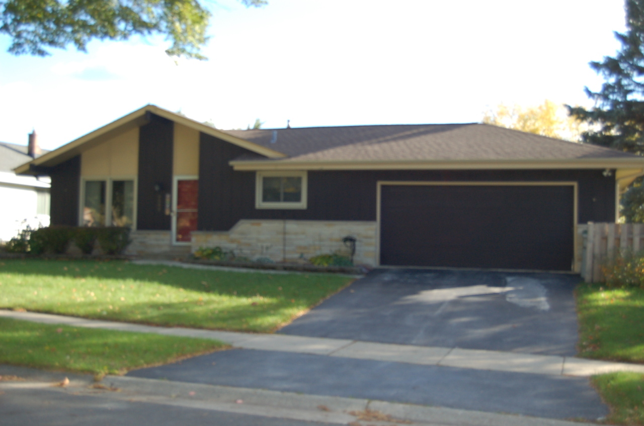 Property Photo: 9009 W Dogwood St WI 53224