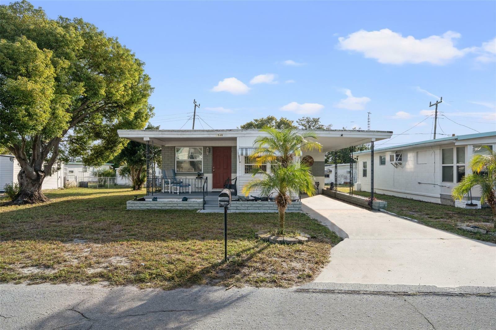 Property Photo:  1940 Shady Cove Drive  FL 34691 