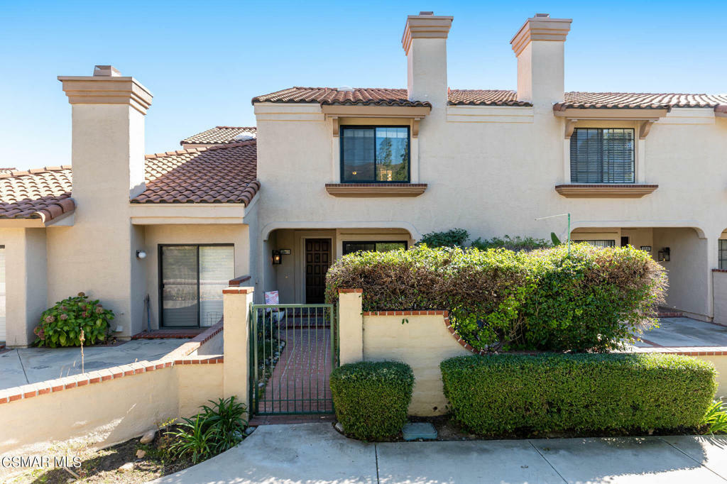 Property Photo:  384 Country Club Drive D  CA 93065 
