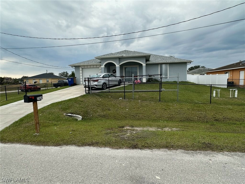 Property Photo:  744 Homer Avenue S  FL 33973 