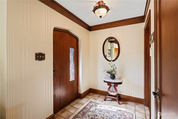 Property Photo:  6 Gilbert Drive  WA 98902 