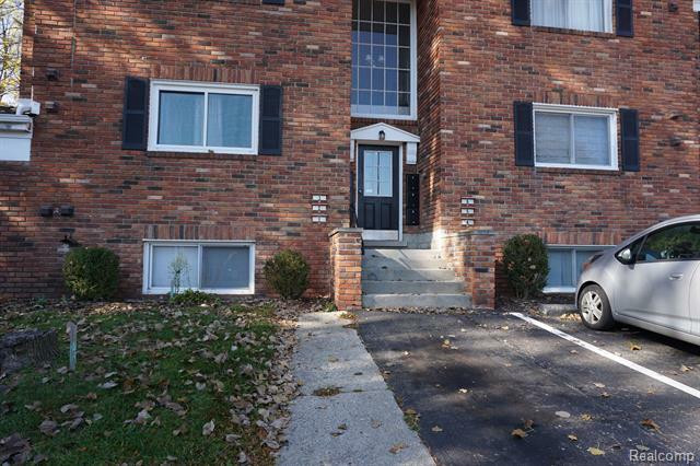 Property Photo:  31831 Grand River Avenue 2  MI 48336 