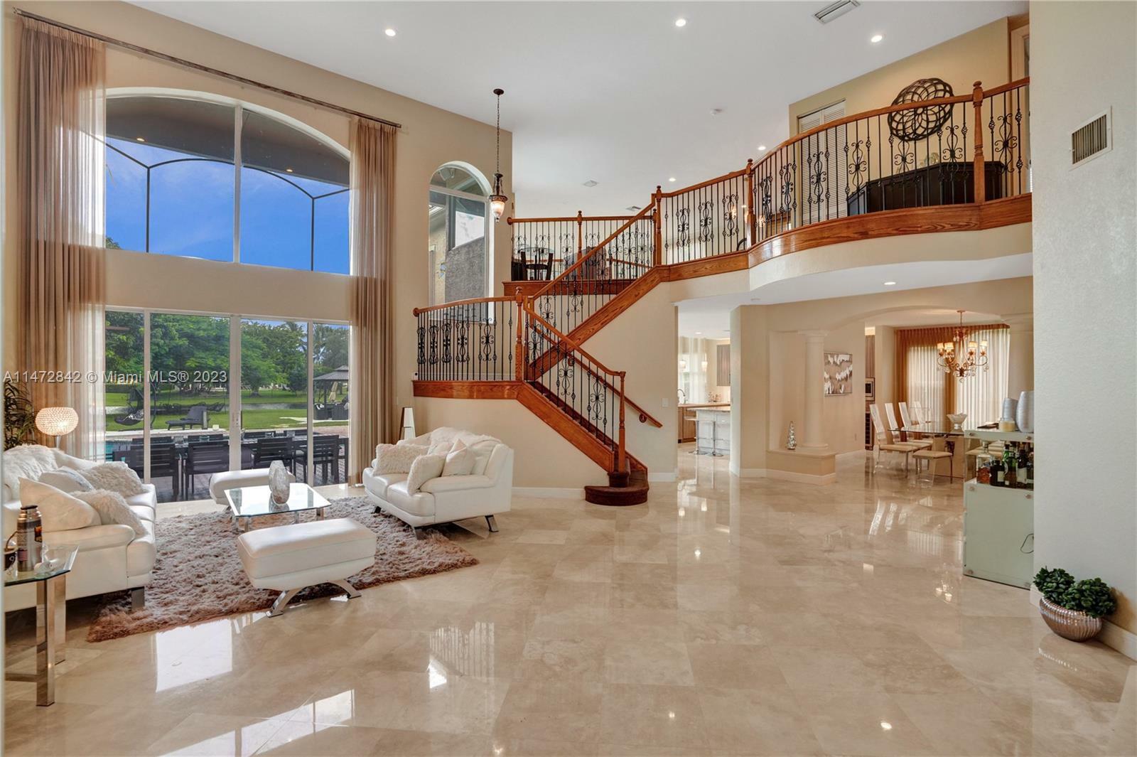 Property Photo: 10461 N Lake Vista Cir FL 33328