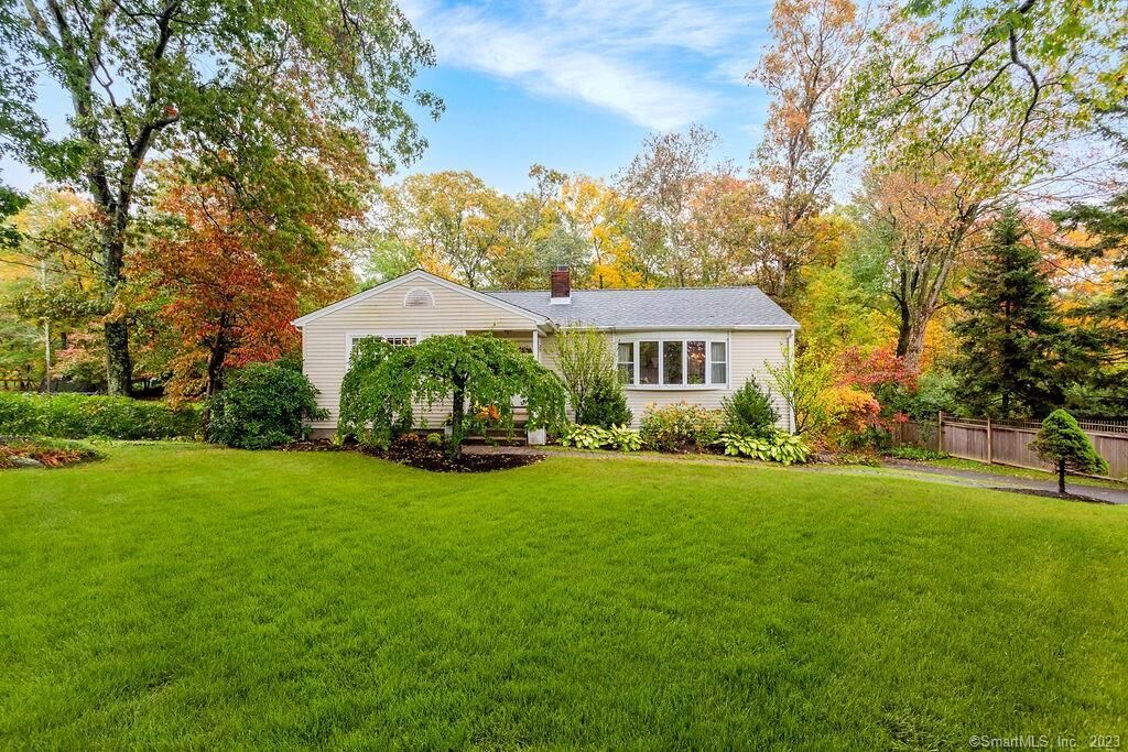 Property Photo:  25 Redwood Drive  CT 06801 