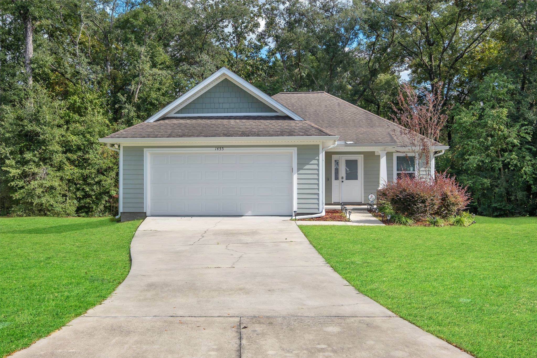 Property Photo:  1455 Auburn Court  FL 32305 