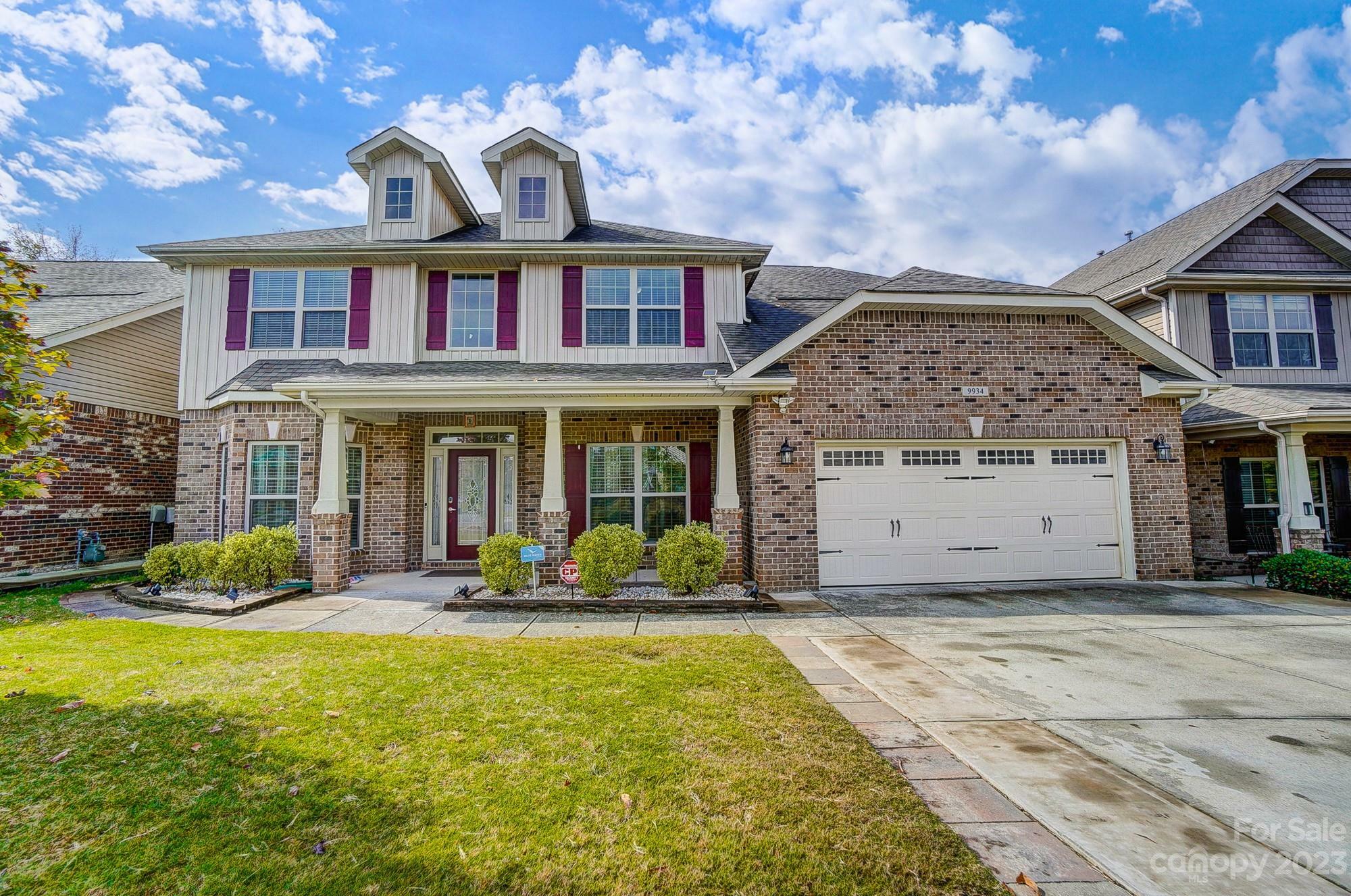 Property Photo: 9934 Loughlin Lane 27 NC 28273
