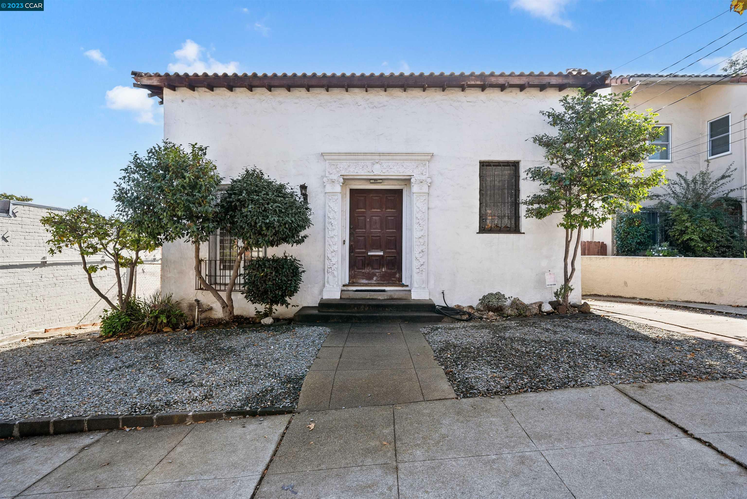 Property Photo: 681 Cleveland Street CA 94606