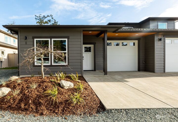 205 NE 3rd Street E  Coupeville WA 98239 photo