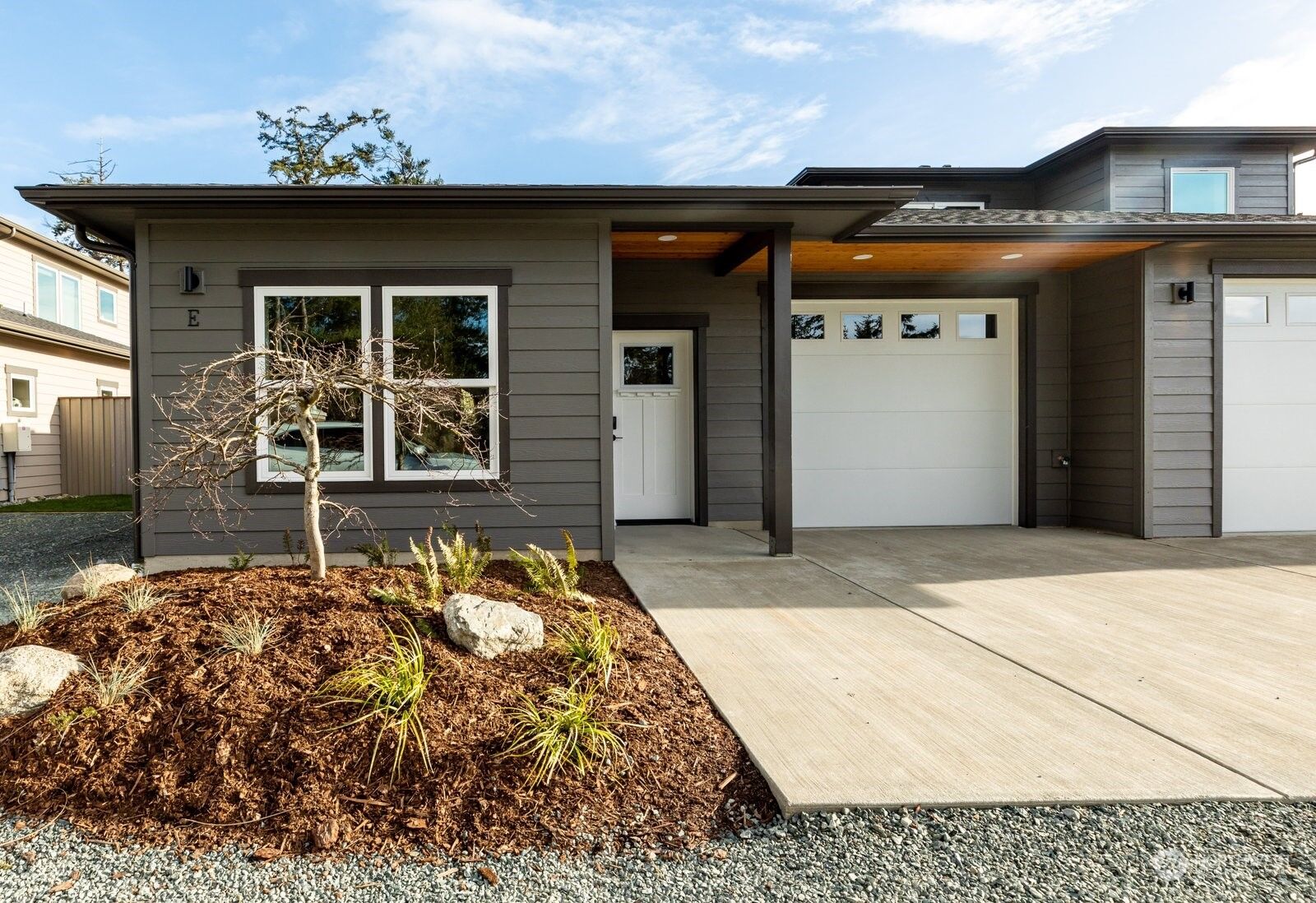 Property Photo:  205 NE 3rd Street E  WA 98239 