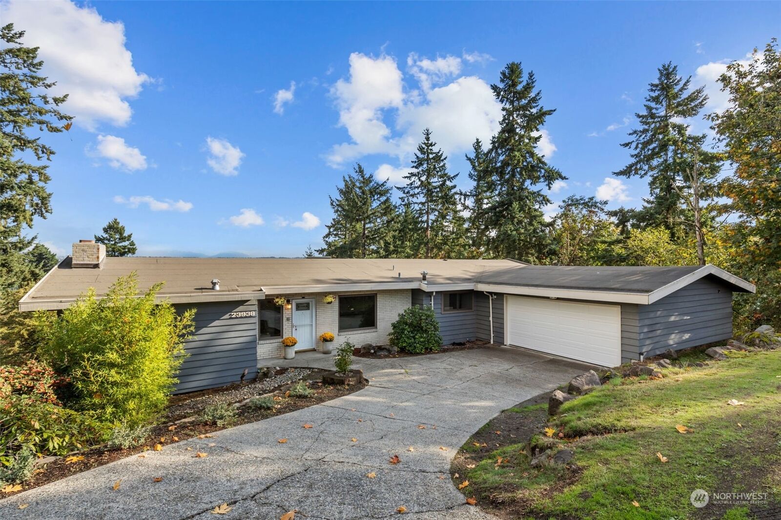 Property Photo: 23938 43rd Avenue S WA 98032