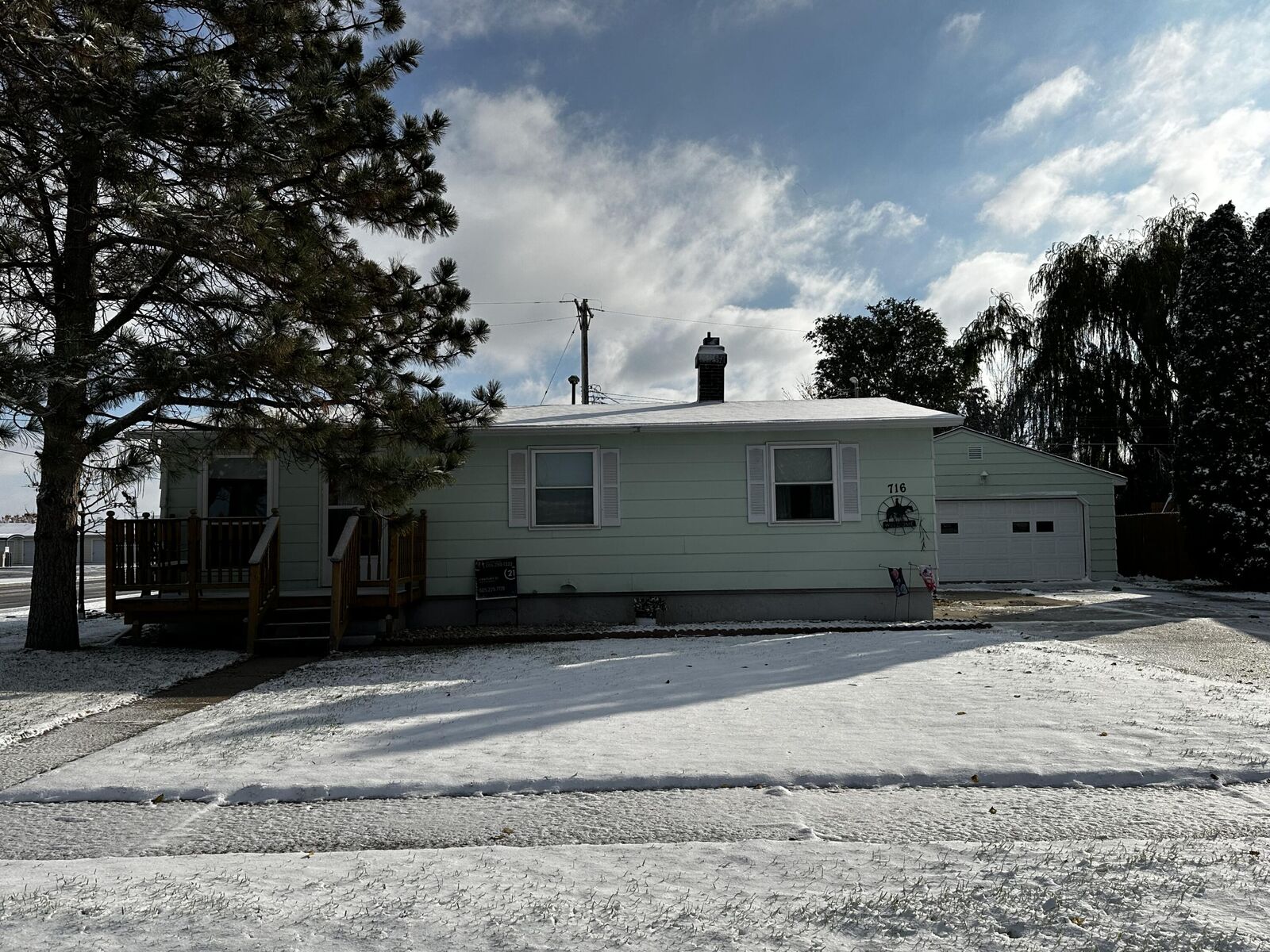 Property Photo:  716 N High St  SD 57401 
