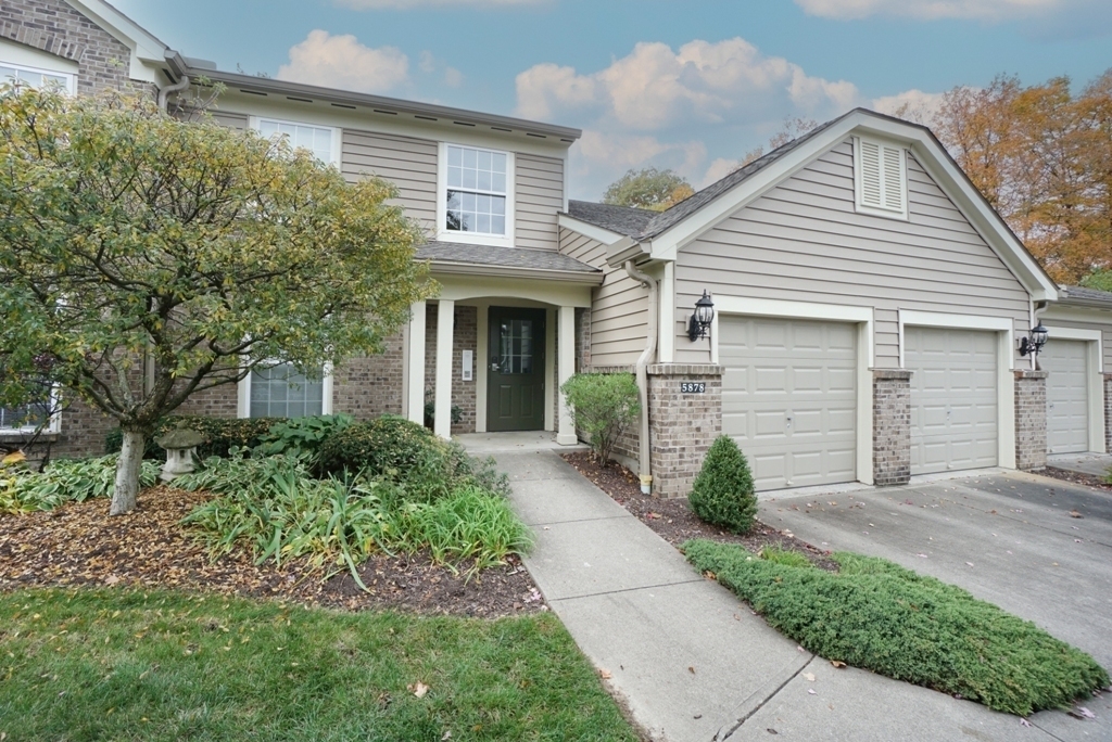Property Photo: 5878 Stonebridge Cir 104 OH 45150
