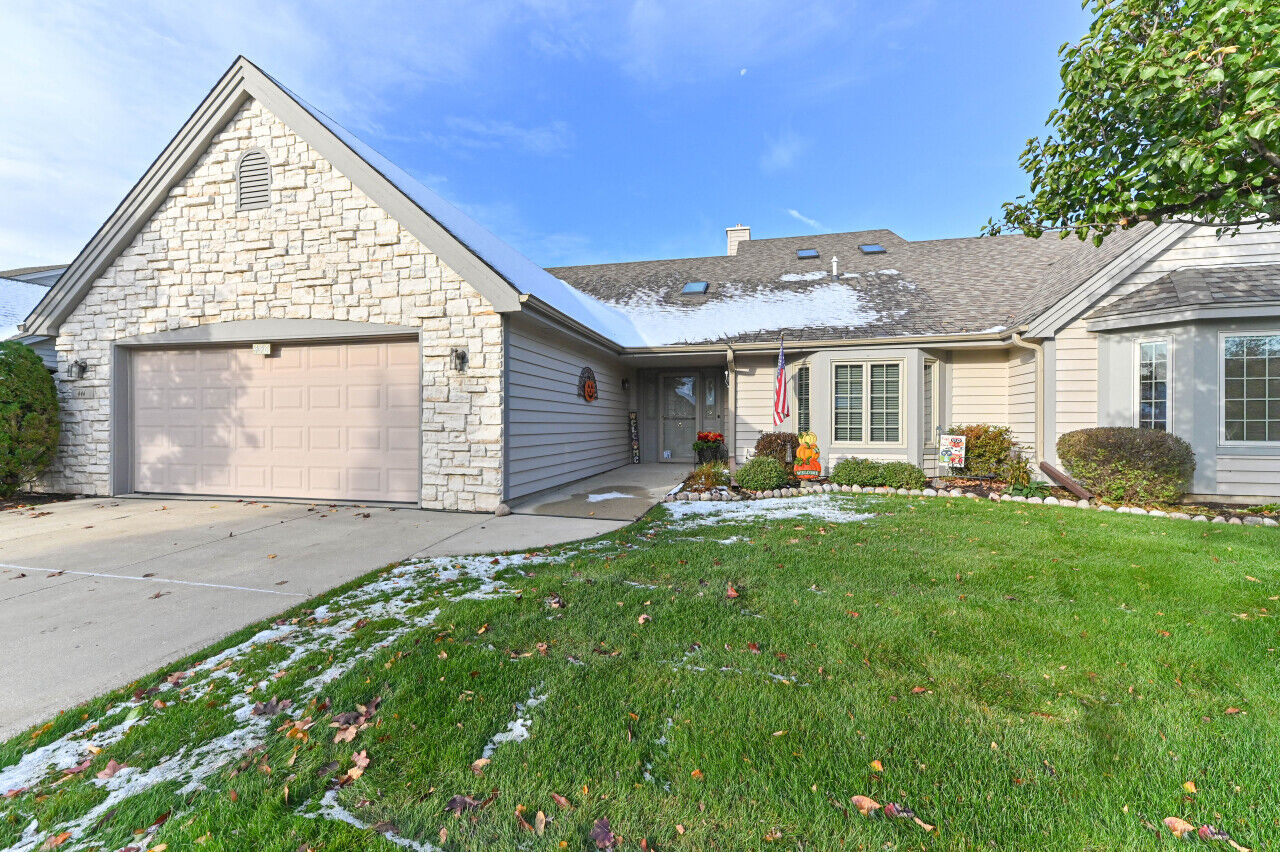 Property Photo: 446 Quail Point Dr WI 53406