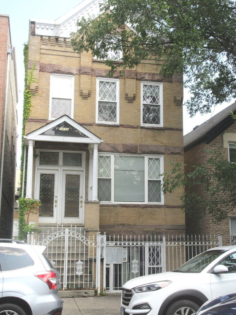 Property Photo:  1411 N Bosworth Avenue 1  IL 60642 