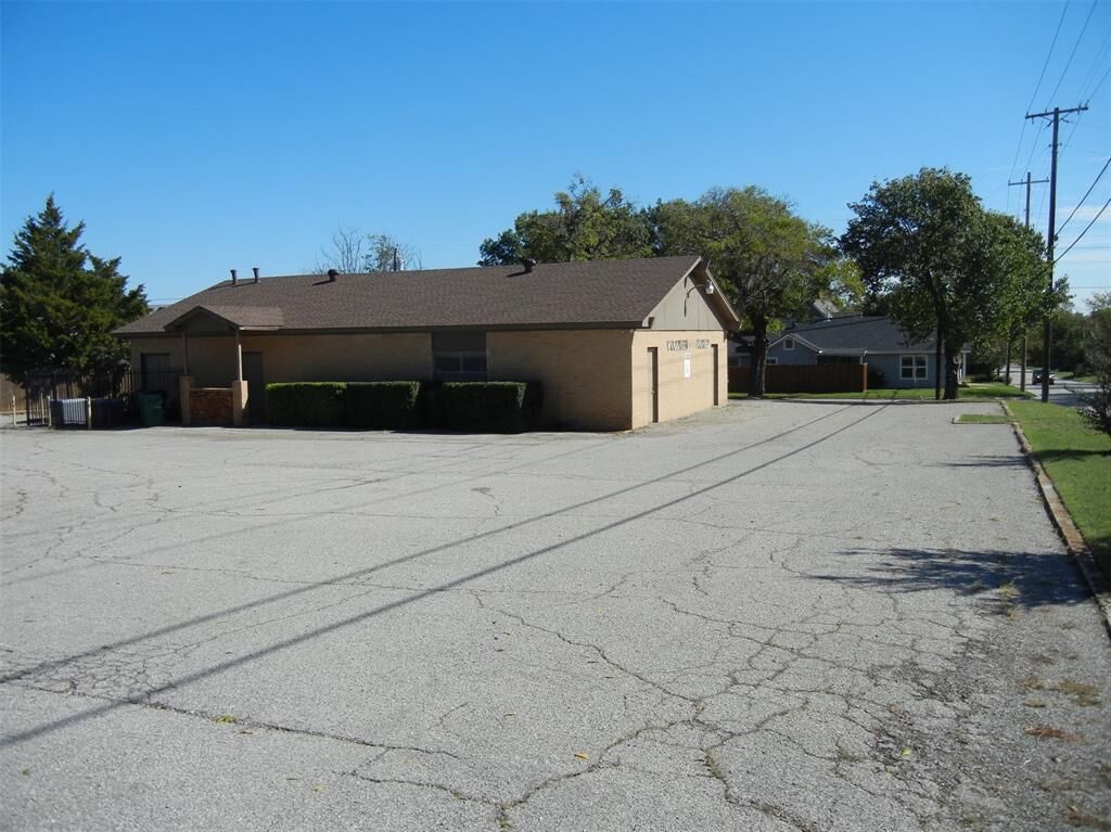 Property Photo: 1401 West Street TX 75069