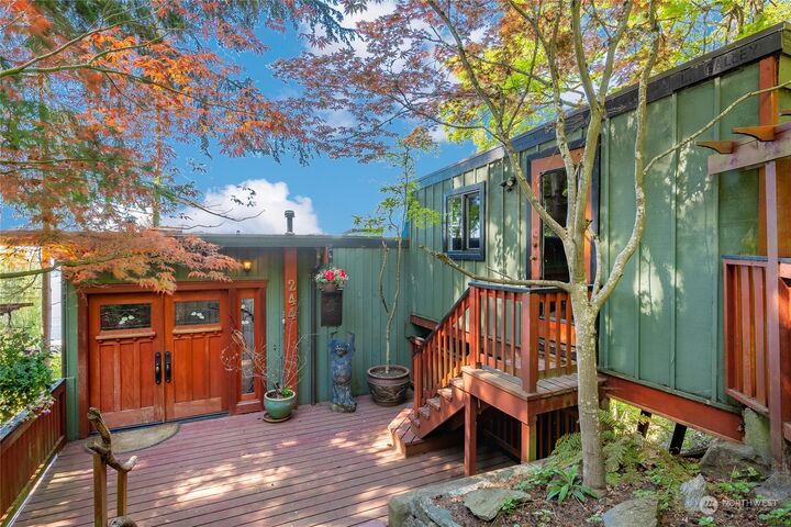 Property Photo:  244 N Garden Terrace  WA 98225 