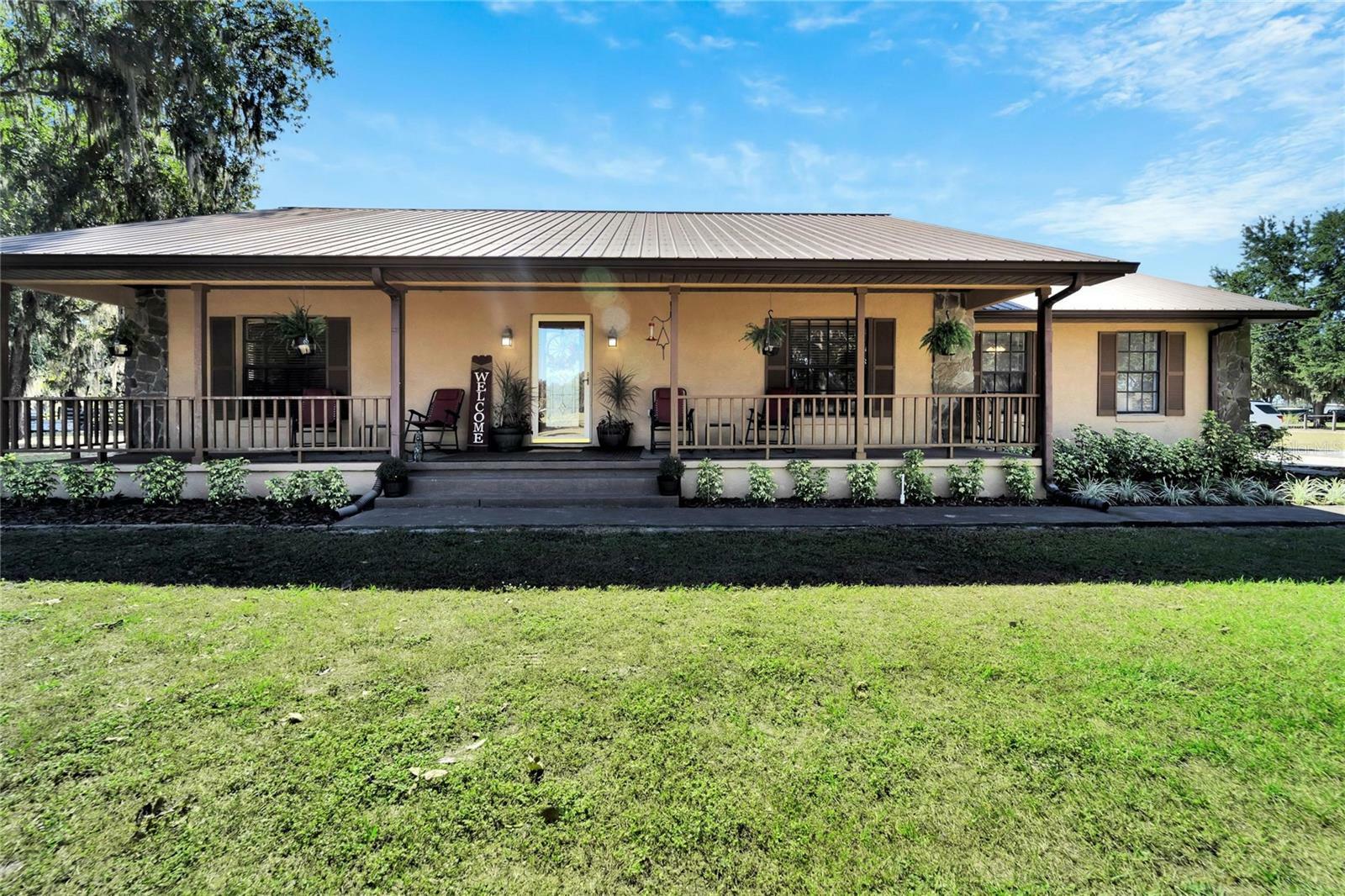 Property Photo: 5711 Shiver Trail FL 33565
