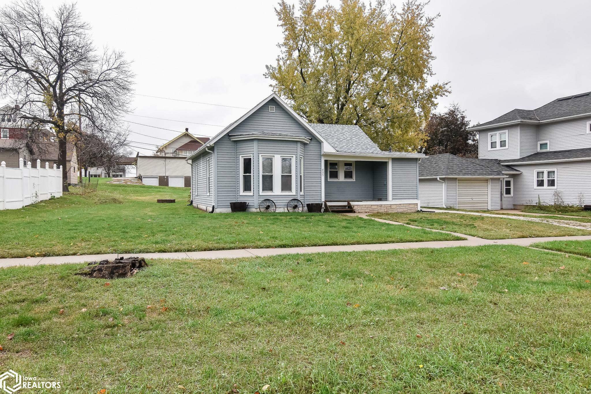 Property Photo:  405 4th Street  IA 50635 