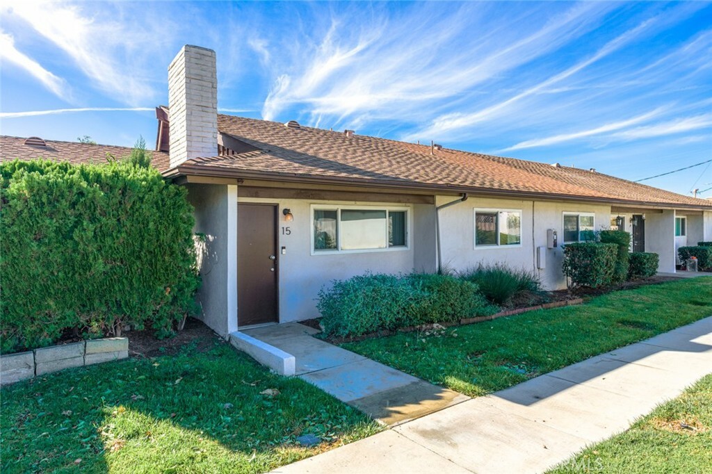 Property Photo:  1800 E Heim Avenue 15  CA 92865 