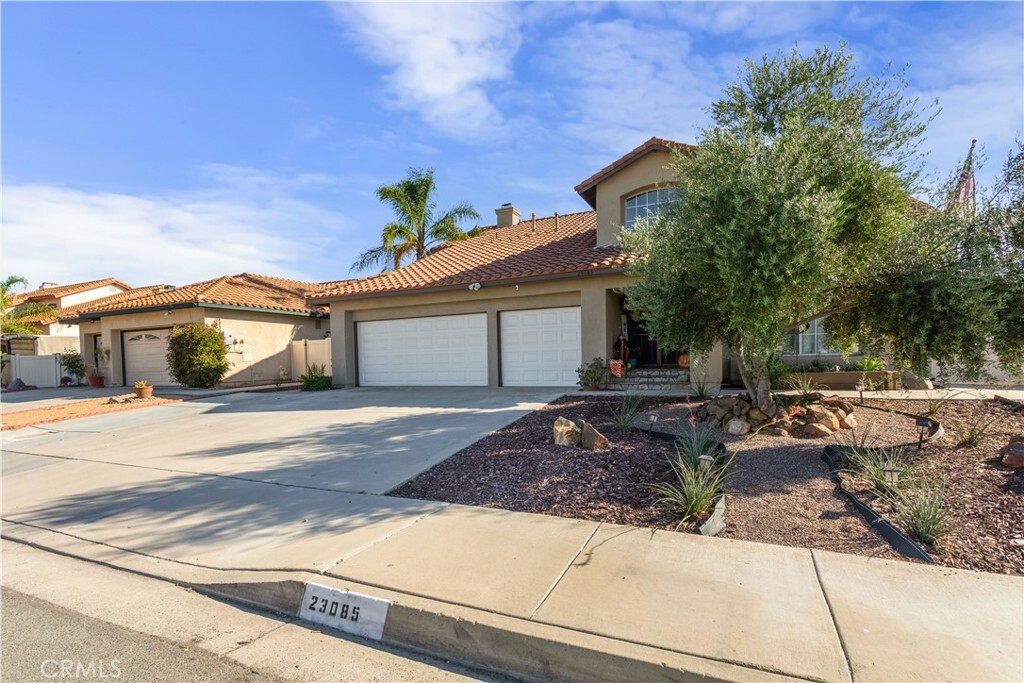 Property Photo:  23085 Twinflower Avenue  CA 92595 