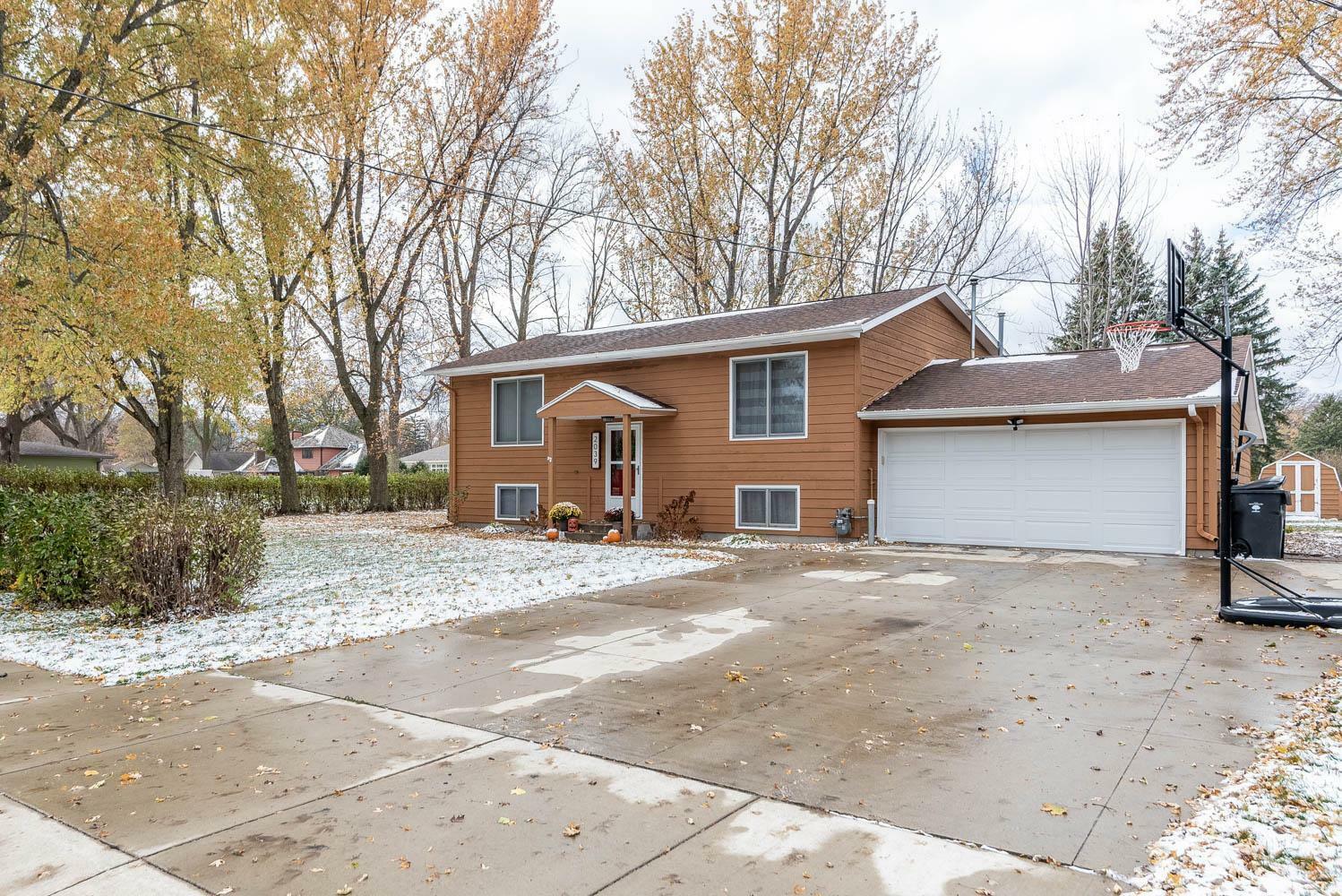 Property Photo:  2039 Roe Crest Drive  MN 56003 