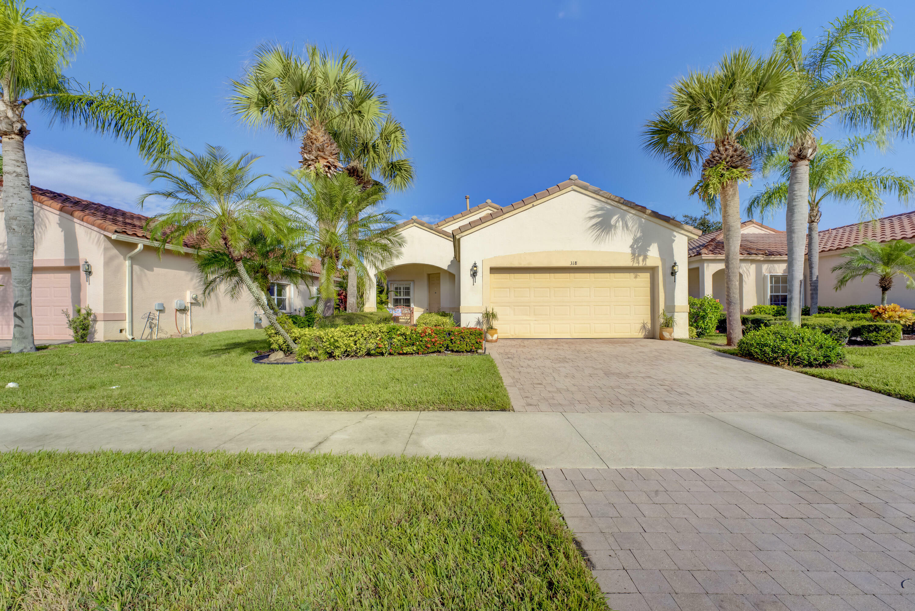 Property Photo:  318 NW Breezy Point Loop  FL 34986 