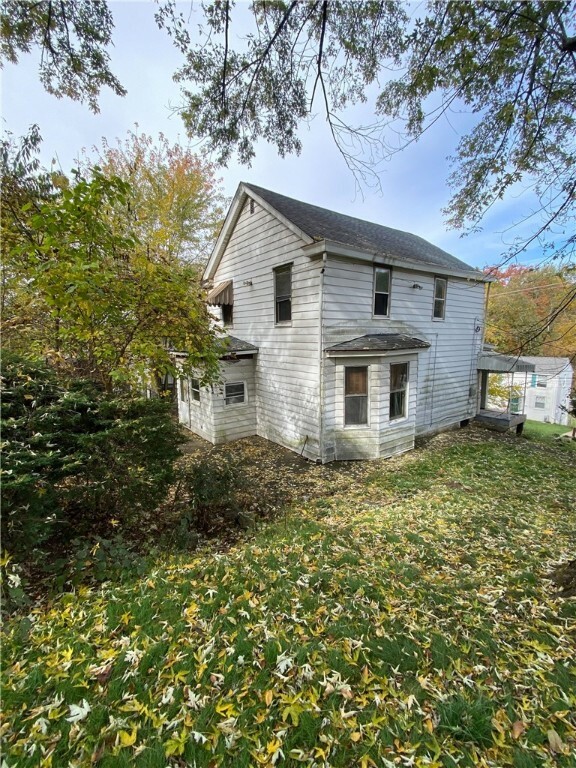 Property Photo:  419 Maytide St  PA 15227 