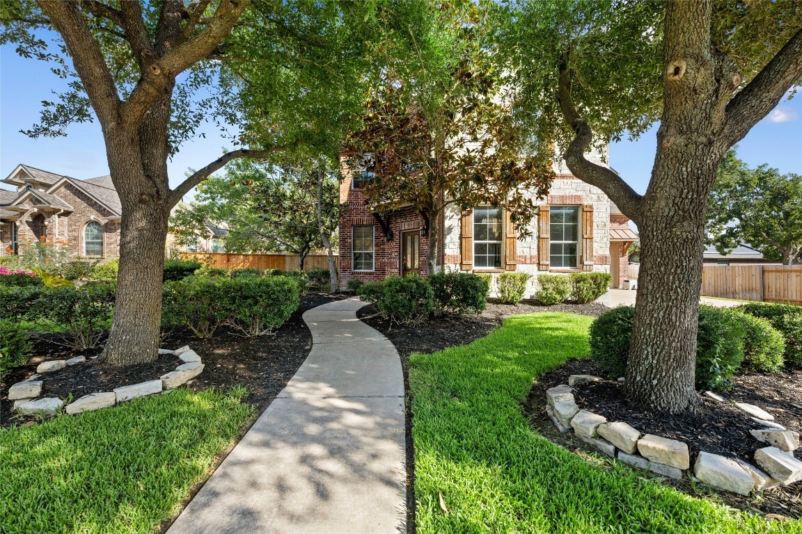 Property Photo: 915 Mesquite Hollow Place TX 78665