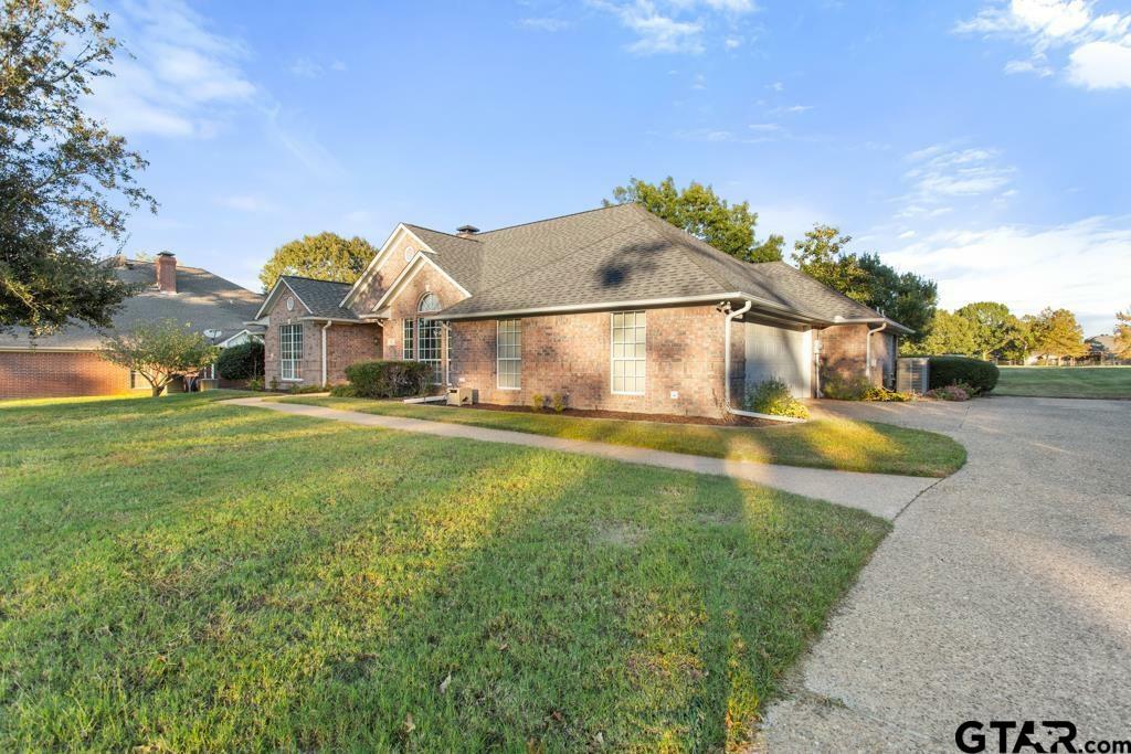 Property Photo:  137 Clubview Dr  TX 75771 