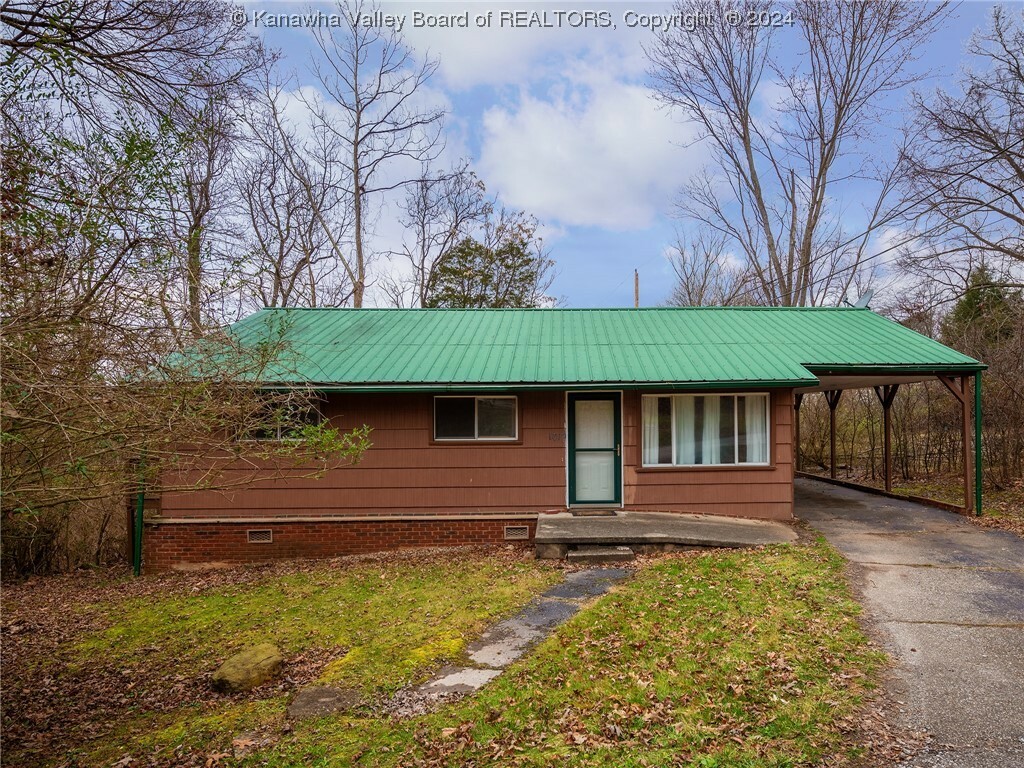 Property Photo:  1019 Pinewood Drive  WV 25064 