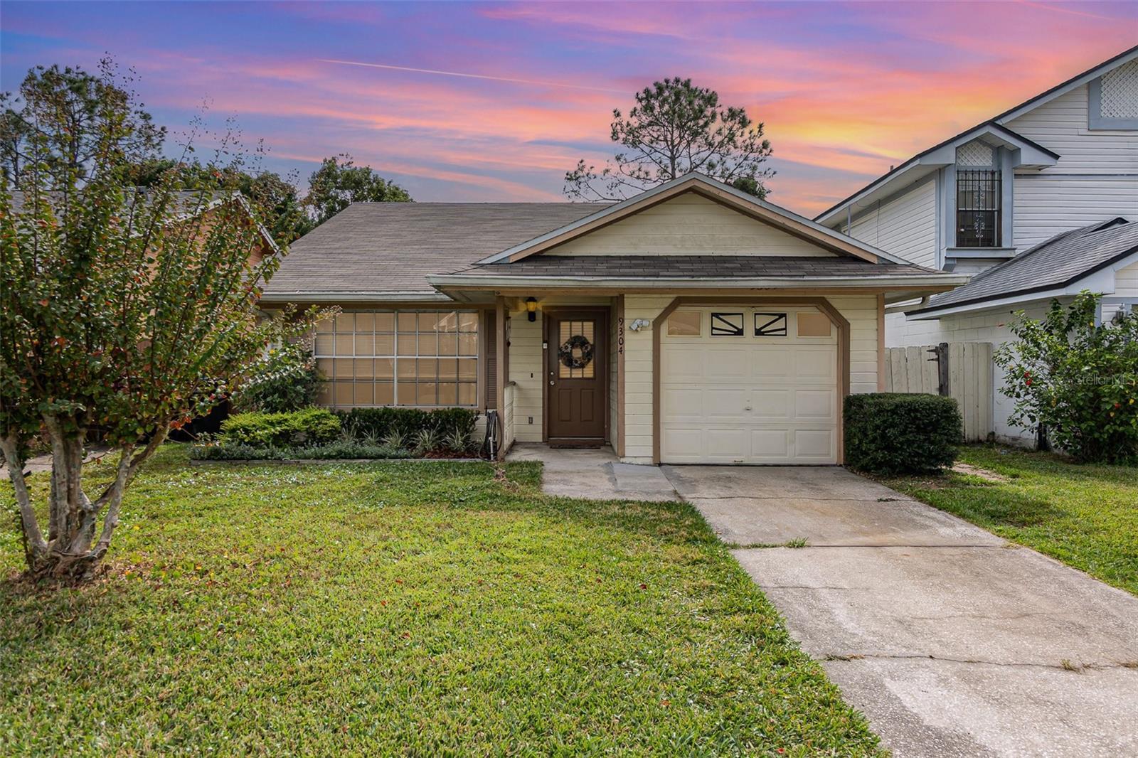 Property Photo: 9304 Dubois Boulevard FL 32825