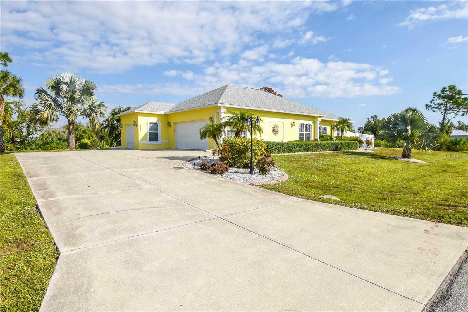 Property Photo:  7459 Sea Mist Drive  FL 33981 