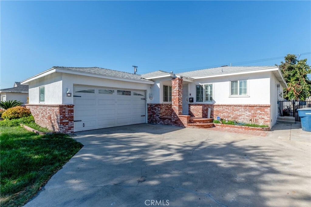 Property Photo:  10457 Hopland Street  CA 90706 