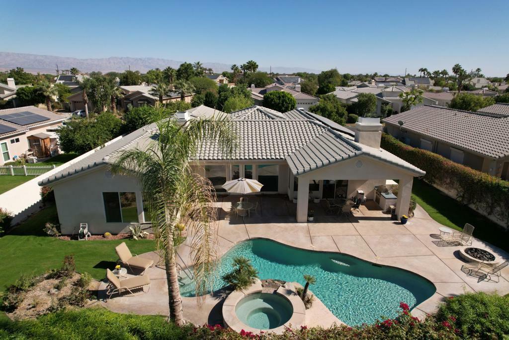 Property Photo: 13 King Edward Court CA 92270