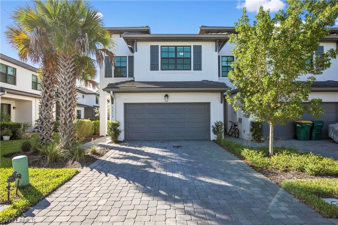 Property Photo: 7515 Morgan Way FL 34119