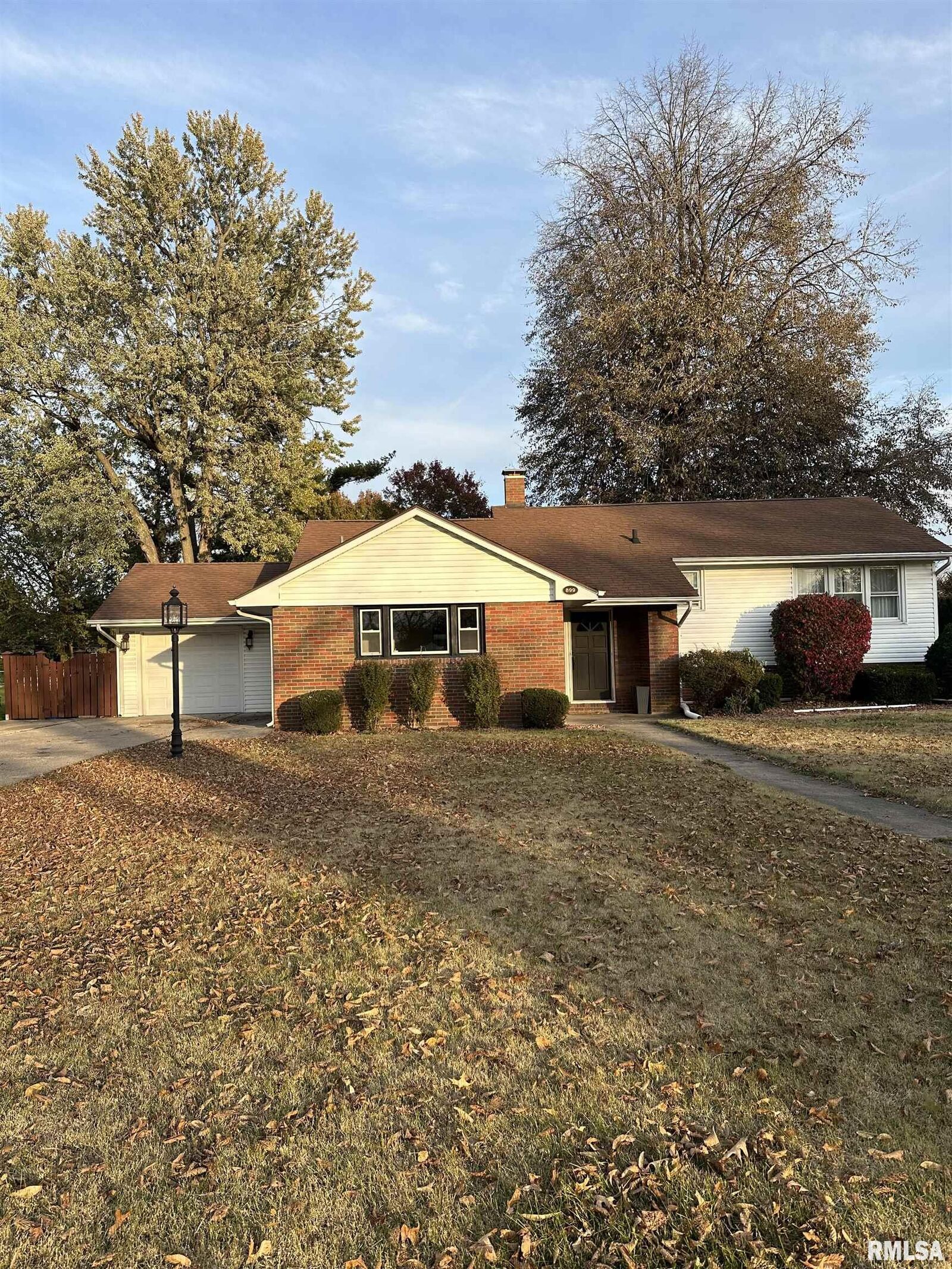 Property Photo:  899 Monroe Street  IL 61401 