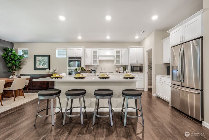 Property Photo:  6004 135th Place SW 84  WA 98026 