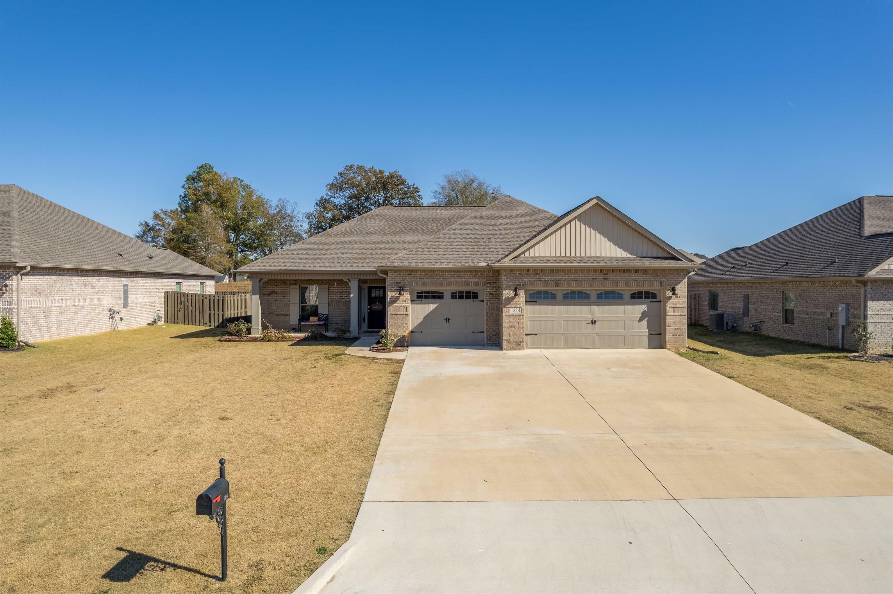 Property Photo:  1814 Meadow Brook Dr SE  AL 35055 - CULLMAN 