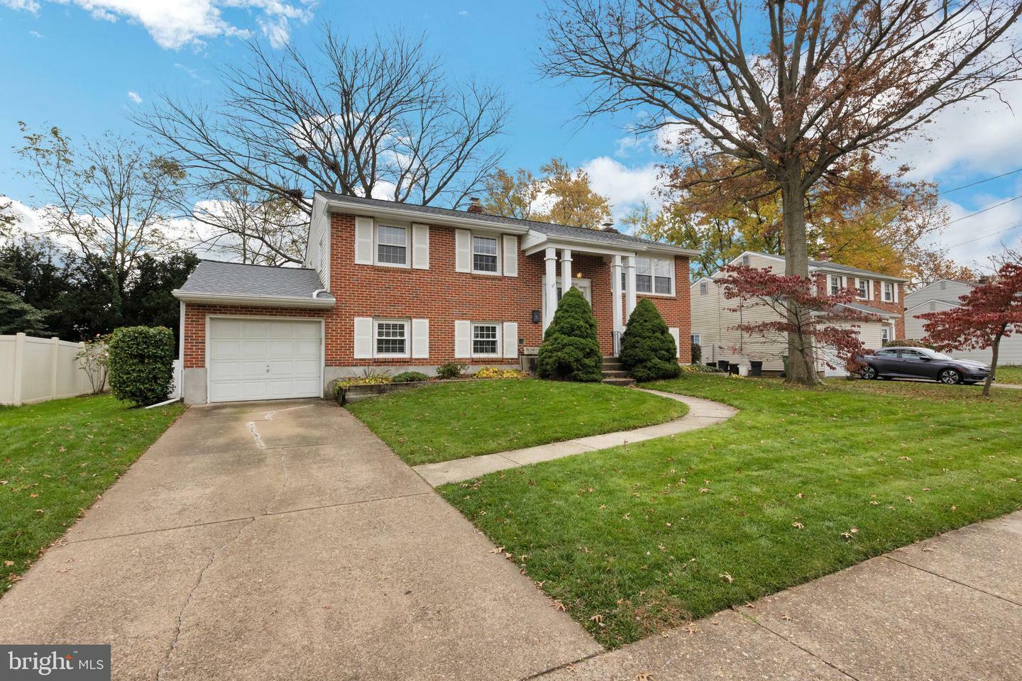 Property Photo:  307 Windsor Drive  NJ 08002 