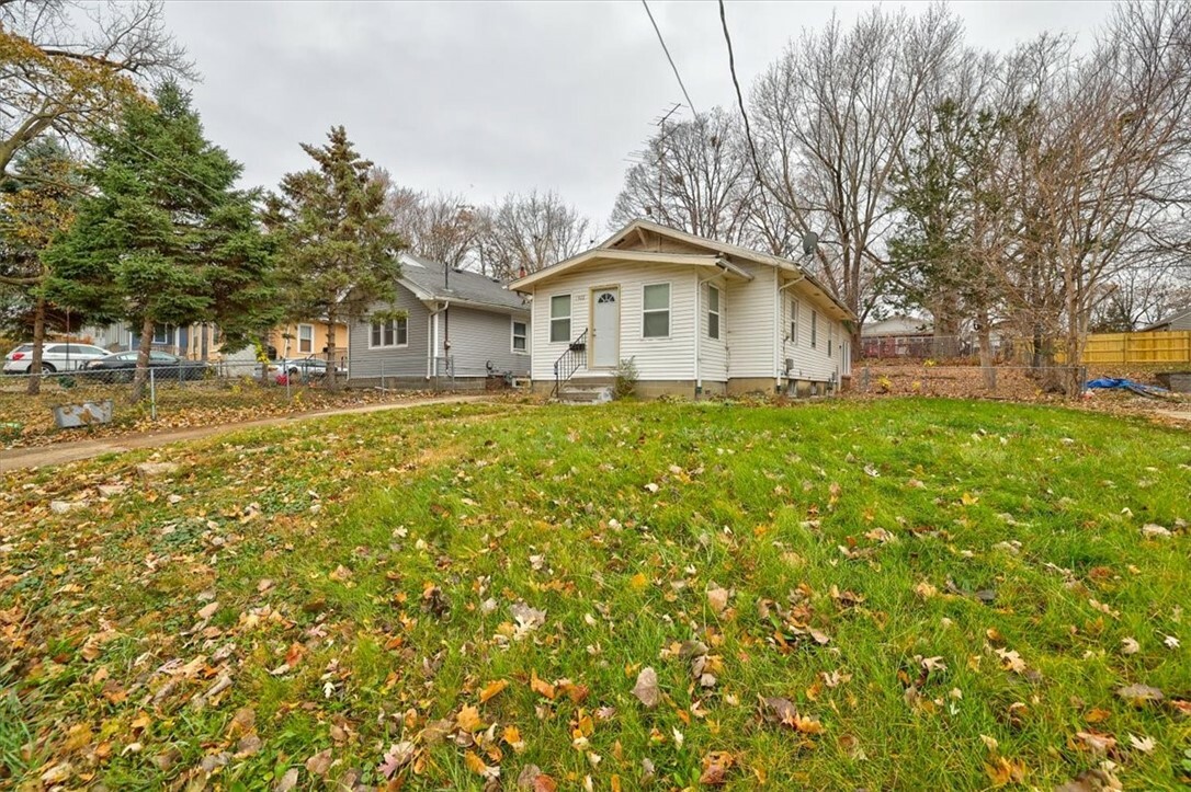 Property Photo: 1922 22nd Street IA 50310