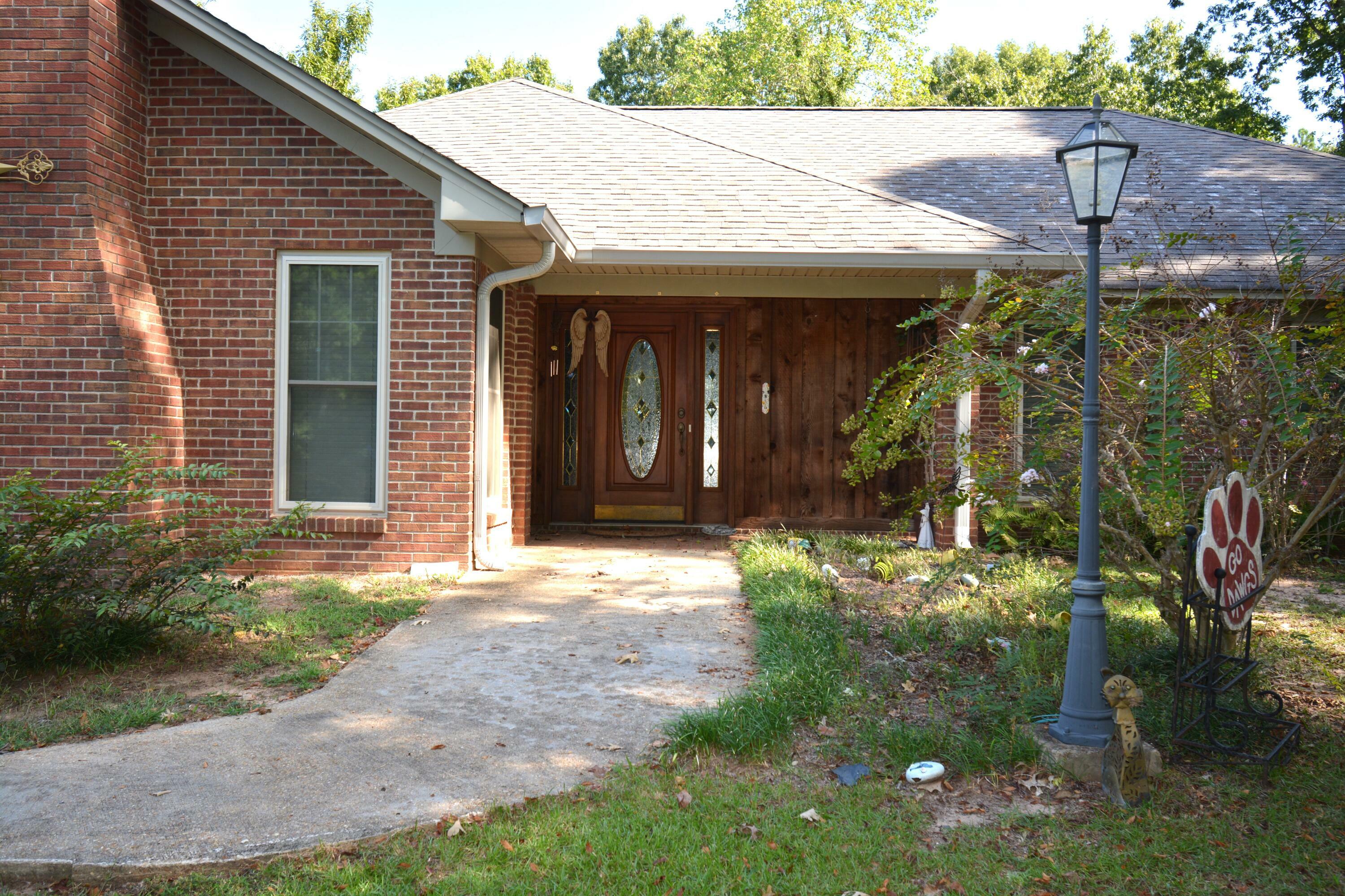 Property Photo:  319 County Road 136  MS 38951 