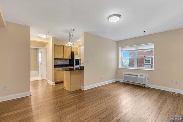 70 South Munn Avenue 913  East Orange NJ 07018 photo