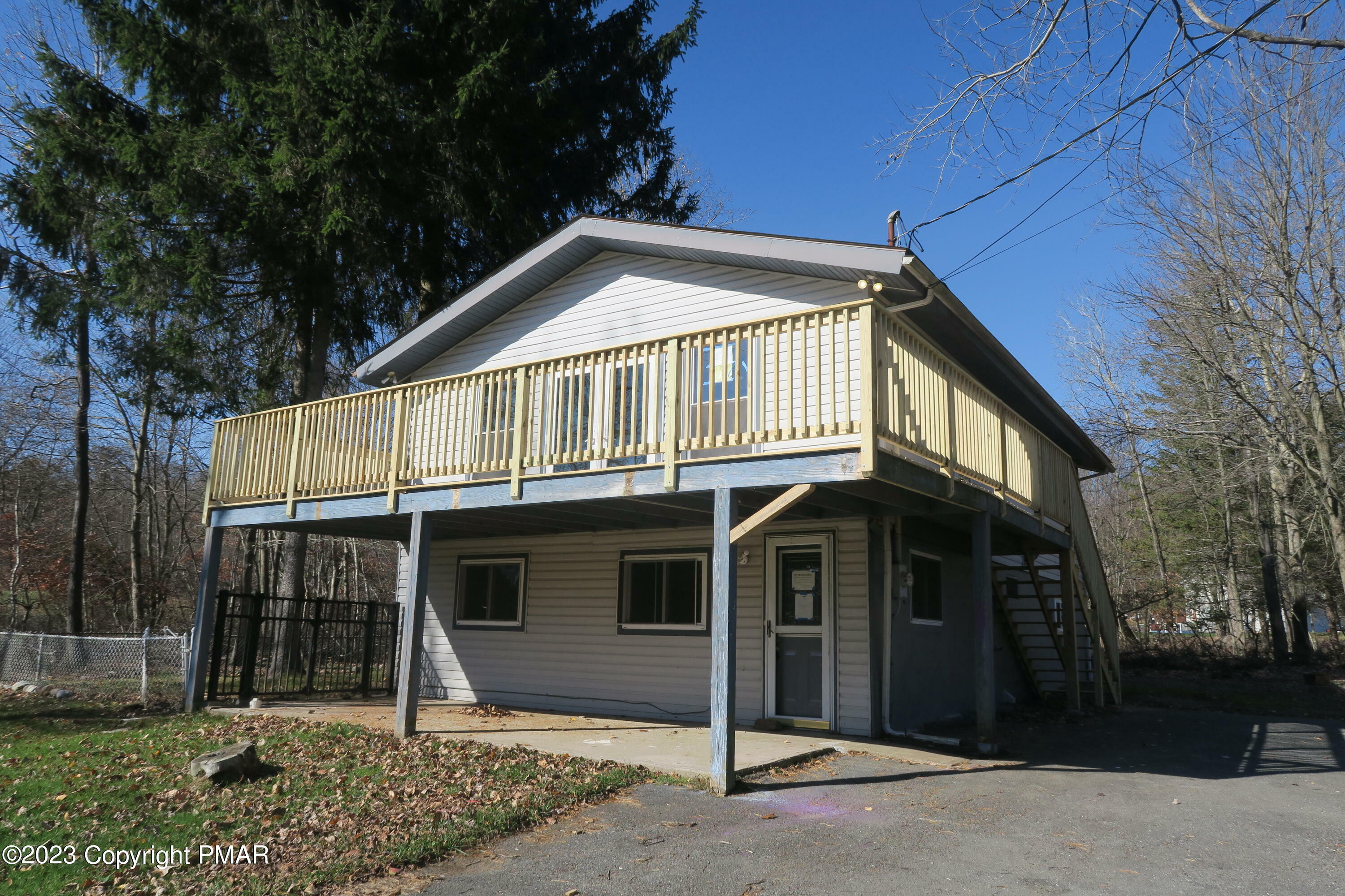 Property Photo:  502 Clearview Drive  PA 18334 