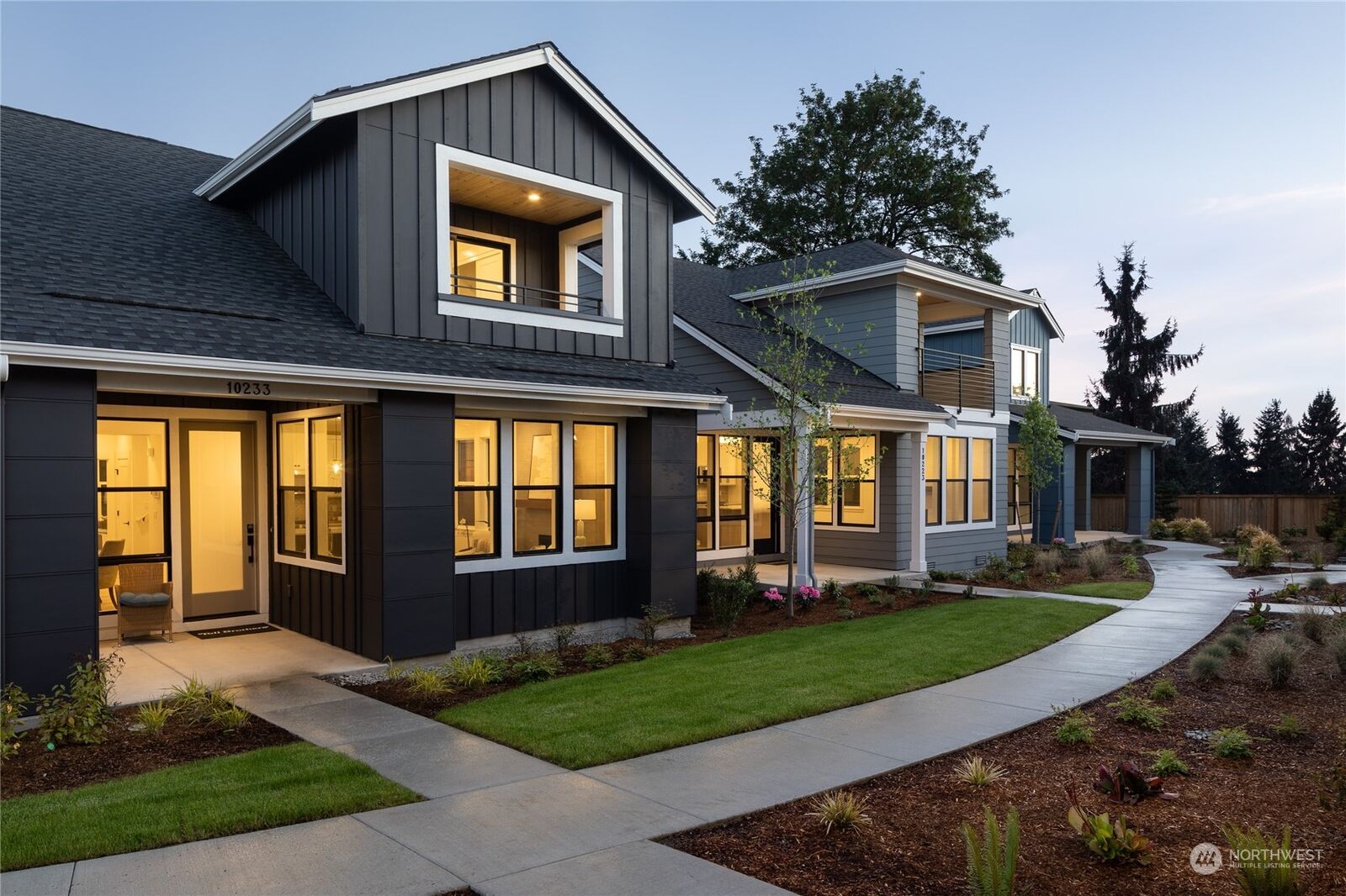 Property Photo:  10233 (Hs 30) 135th Circle NE  WA 98033 