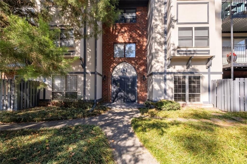 Property Photo:  6851 Roswell Road Q12  GA 30328 
