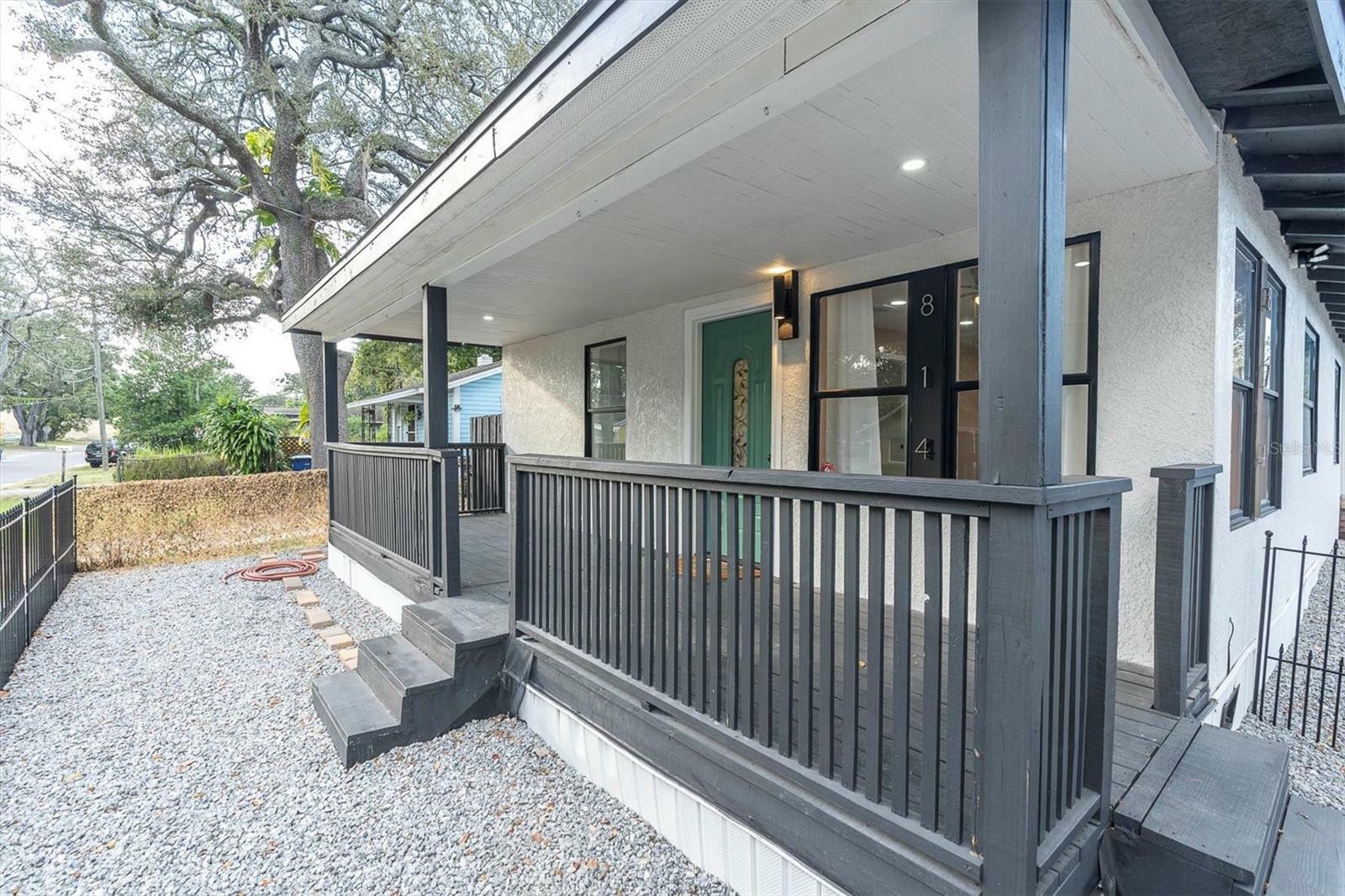 Property Photo:  814 E McEwen Avenue  FL 33612 